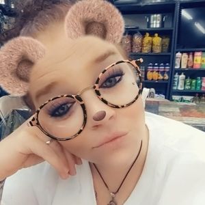 Meet your Posher, Marie